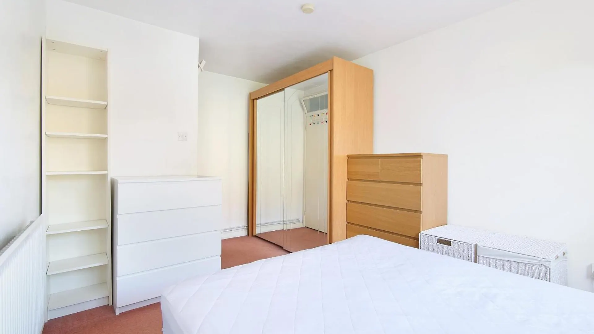 Holiday Home, Superb Location contacts